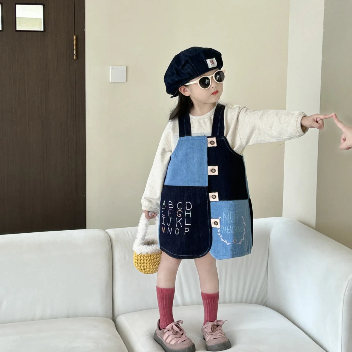 

Girls Suit 2024 Autumn New Childrens Clothing Western-style Cloth Denim Suspenders Skirt Yellow Striped Hoodie Two-piece Set