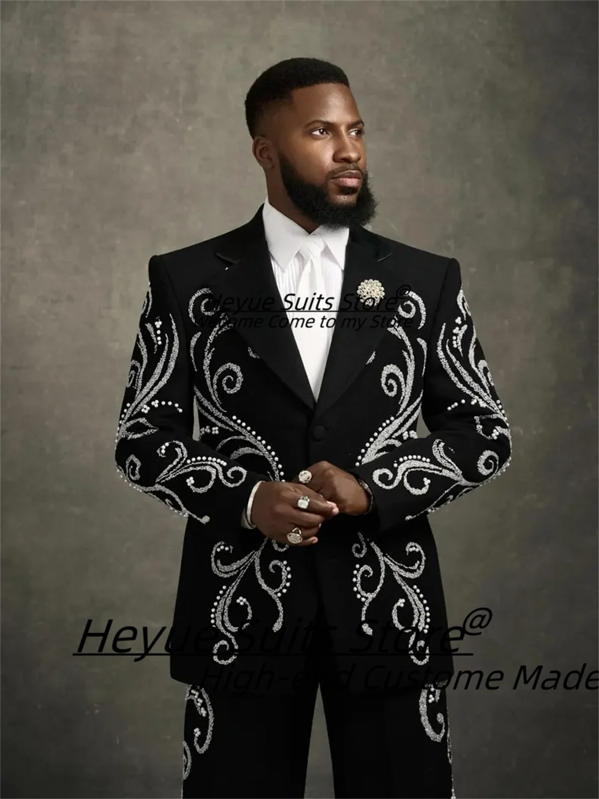 Luxurious Black Men Suits Shiny Silver Rhinestone Scroll Embroidery Slim Fit Groom Wedding Tuxedos Male Party Blazer Ropa Hombre