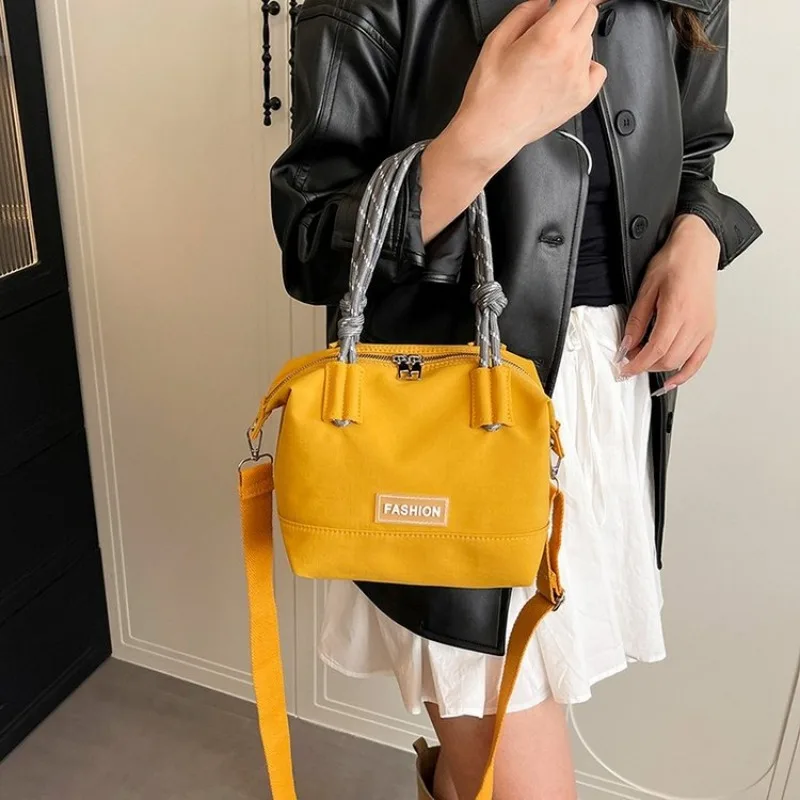 

Original High-End Simple Leather Crossbody Messenger Bag For Women Luxury Designer Large Capacity Diaper Bag Elegant Commuter