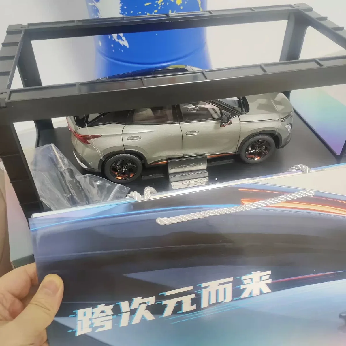 OMODA C5 Desktop Decoration,Chery E5 Die-cast Alloy Micromodel，5 Metal Car Model,Adult Gift,Silver,deep gery,cyan,1:18