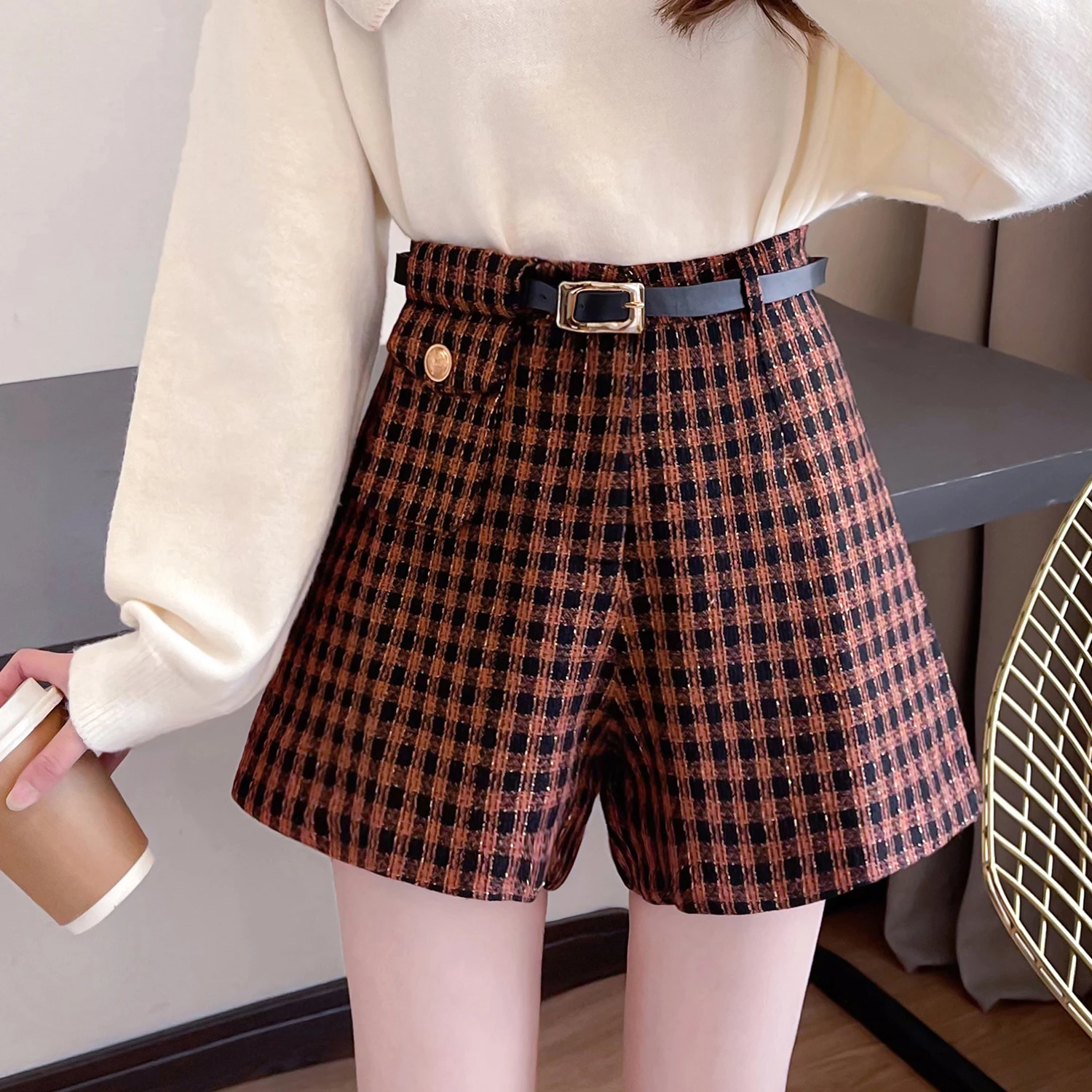 

2024 Autumn/Winter Vintage Small Fragrant Wind Tweed Shorts Female Korean Fashion Casual Woolen High Waist Slim Wide Leg Pants