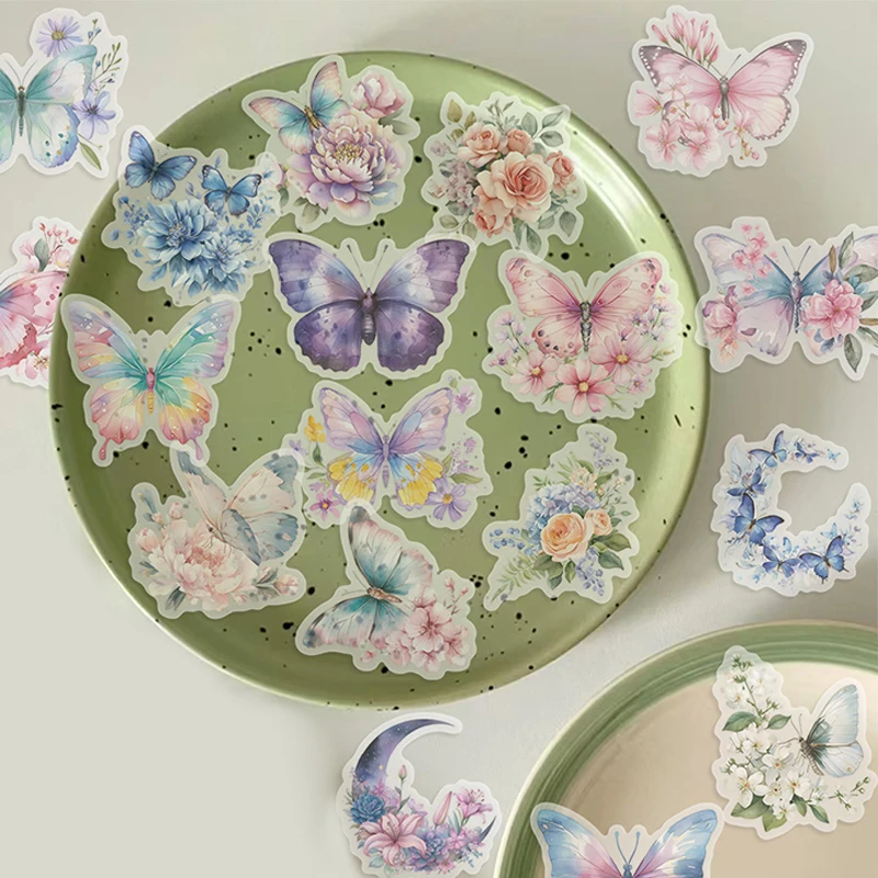 50 قطعة ملصق جرافيتي على شكل فراشة ملونة شفافة مقاومة للماء لتزيين حفلات الزفاف وغرفة النوم وخلفيات فنية ذاتية الصنع ألعاب شارات