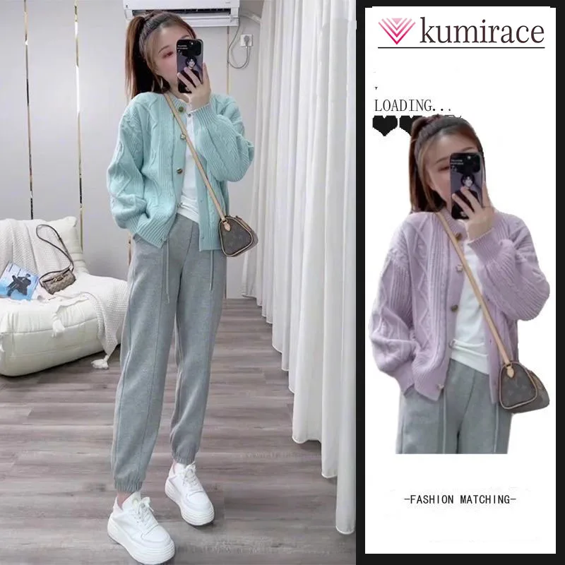 Autumn and Winter Women's White Base Sweater 2024 New Sweater Knitted Cardigan High-end Outfit Light Blue Jacket Two-piece Set