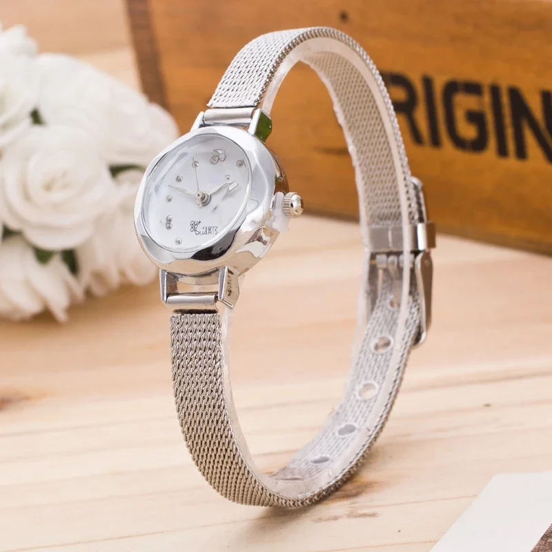 Frauen Damen Silber Edelstahl Mesh Band kleines Zifferblatt Armbanduhr Großhandel