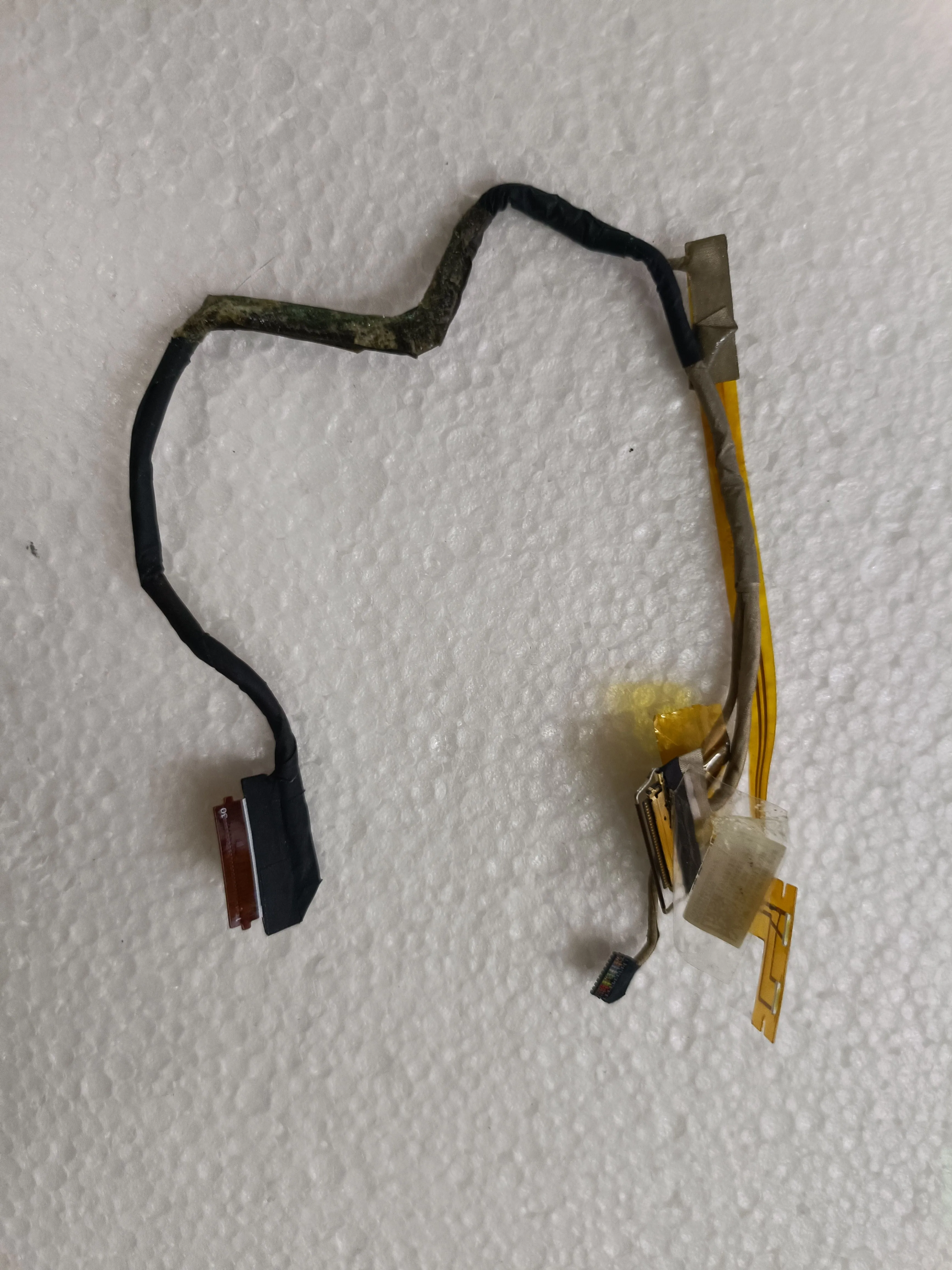 Used Original for Lenovo Legion Y7000 2019 1050 High Divider Screen Cable Screen Cable DC02001ZY00