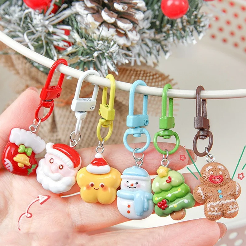 น่ารักคริสต์มาสเรซิ่นพวงกุญแจจี้ DIY การ์ตูน Santa Snowman พวงกุญแจร้อนขายกระเป๋า Charm กระเป๋าเป้สะพายหลังตกแต่งของขวัญ