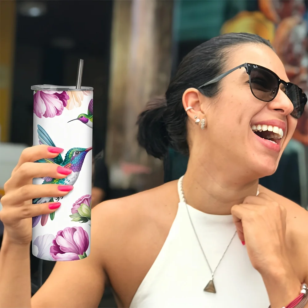 1pc of a 20Oz (590Ml) Double-Walled Stainless Steel Insulated Skinny Tumbler Featuring a Straw And Lid, Perfect for Outdoor Travel Coffee. It Showcases a Floral Hummingbird Design