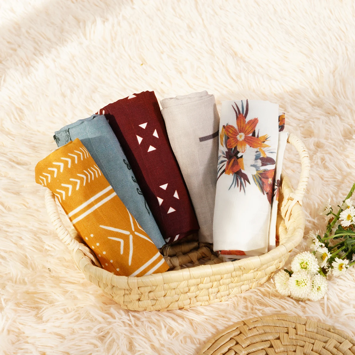 Elinfant 5pcs Gift Set Bamboo Cotton Muslin Bib Burp Cloth 100% Cotton 60*60cm 2 Layers Baby Scarf Handkerchief