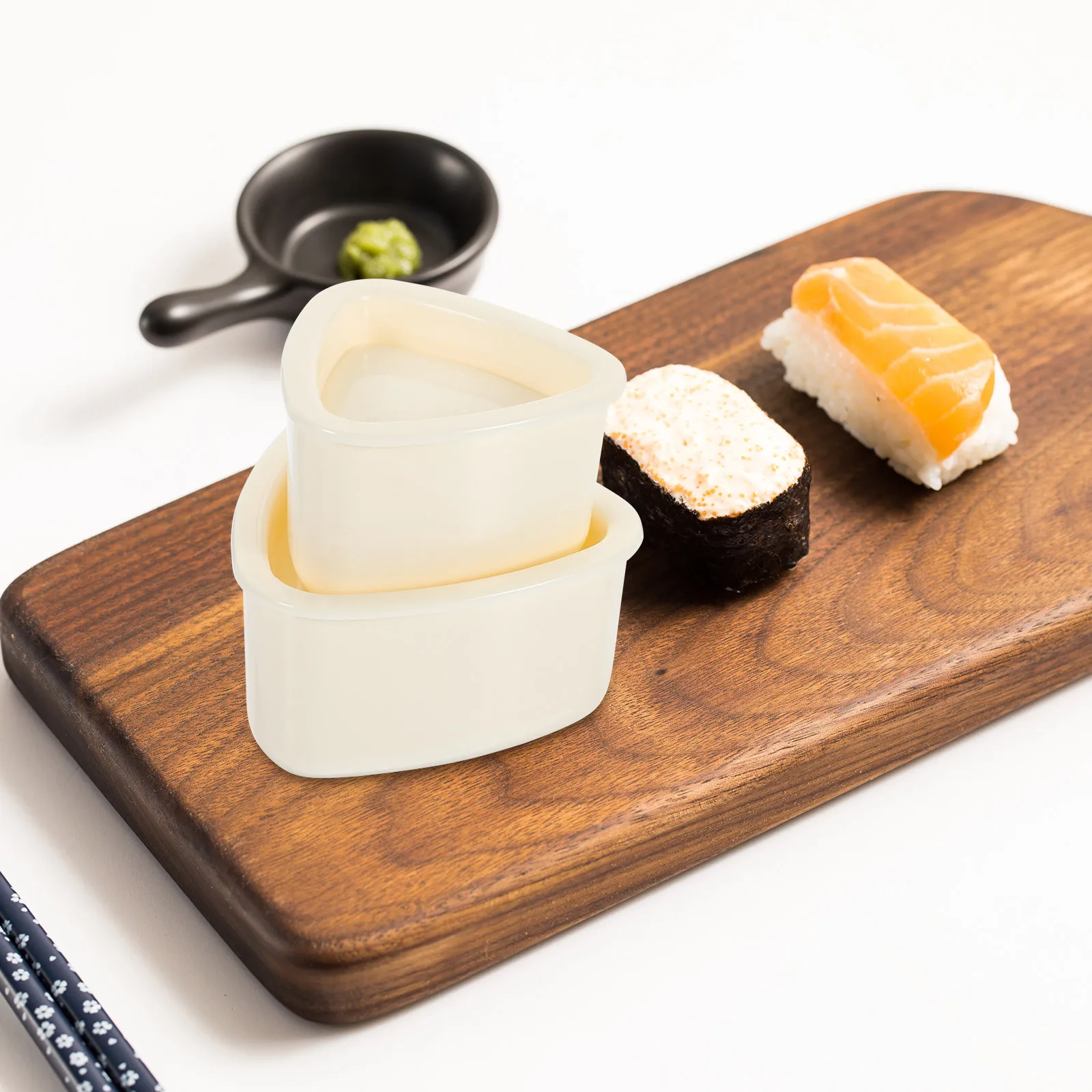 

2Pcs Triangle Sushi Mold Onigiri Kitchen Supplies Japanese Style Rice Ball Maker Food Grade Material Practical Tools