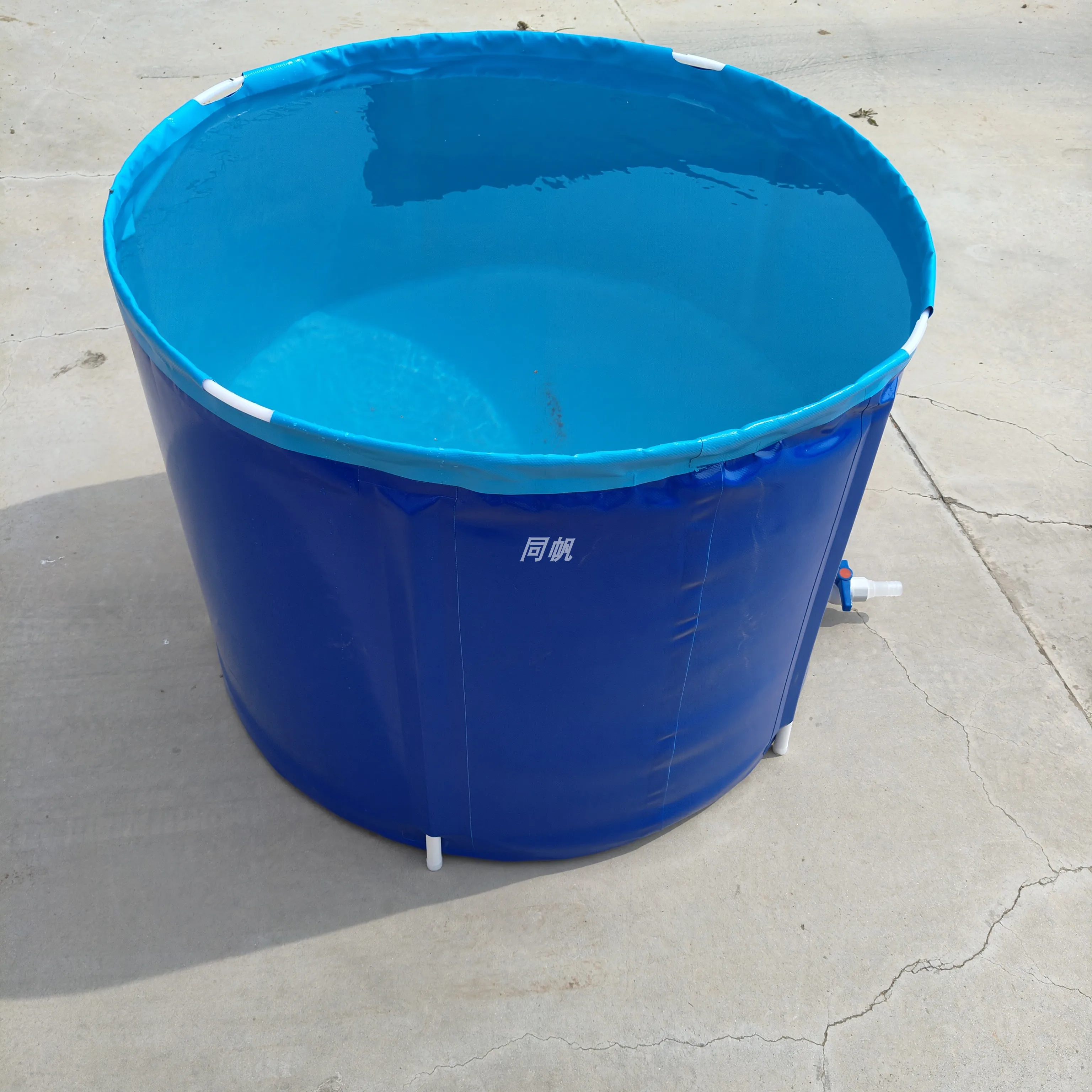 Thickened canvas pool Fish pond with bracket Folding fish tank bucket Fish trapped rainwater collector Water storage bucket