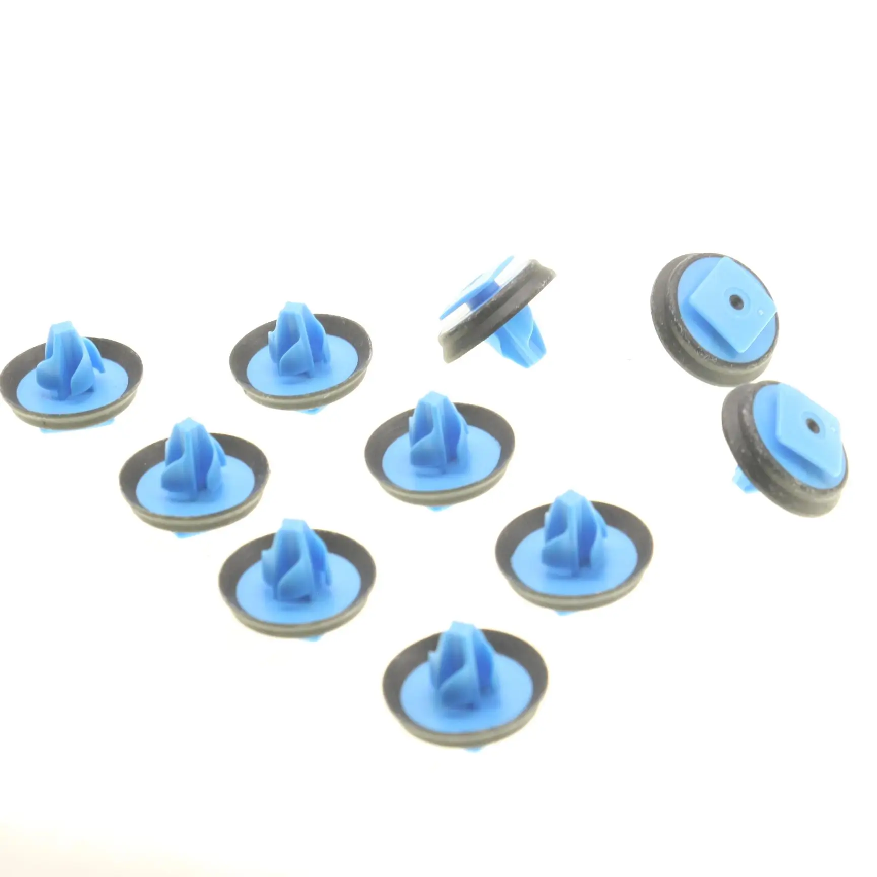 

10 Pcs Nylon Wheel Opening Molding Retainer Clips With Sealer For For Jeep Renegade 2015–2023 For Fiat 500L 2018–2019 500E 2024