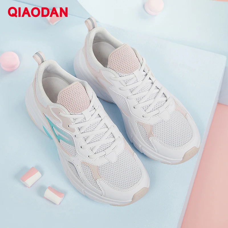 QIAODAN Running Shoes for Women 2023 New Commuter Breathable Air Mesh Fashion Casual Walking Shoes Outdoor Sneakers XM36210265