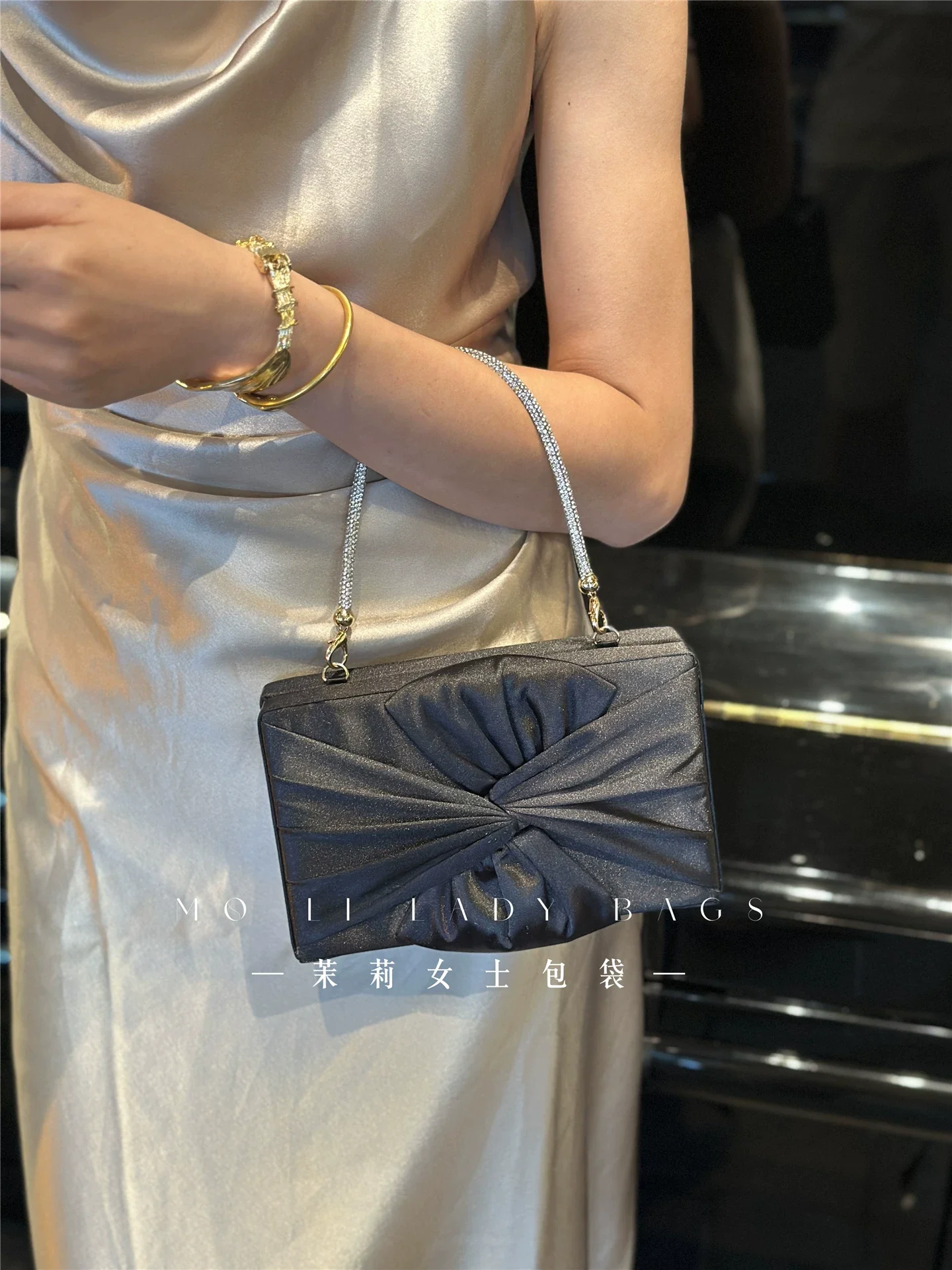Fashion Satin Bow Knot Women Handbag Luxury Exquisite Evening Bag Wedding Party Banquet Clutch Purse Shoulder Crossbody Bag