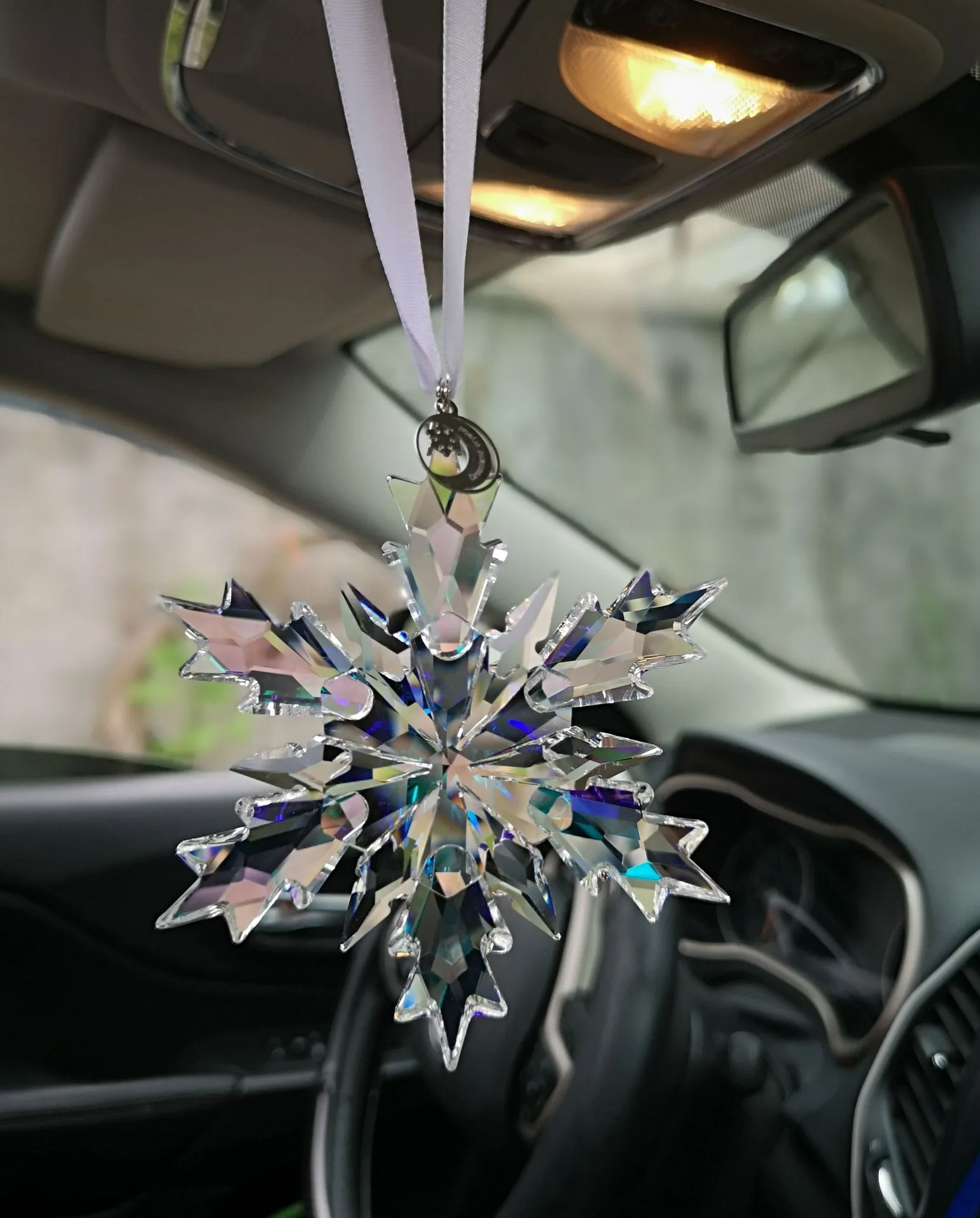 2022 Crystal Snow Car Hanging Water Lily Frozen Car Pendant Car Interior Ornaments Car Decorations Car Accessories Interior