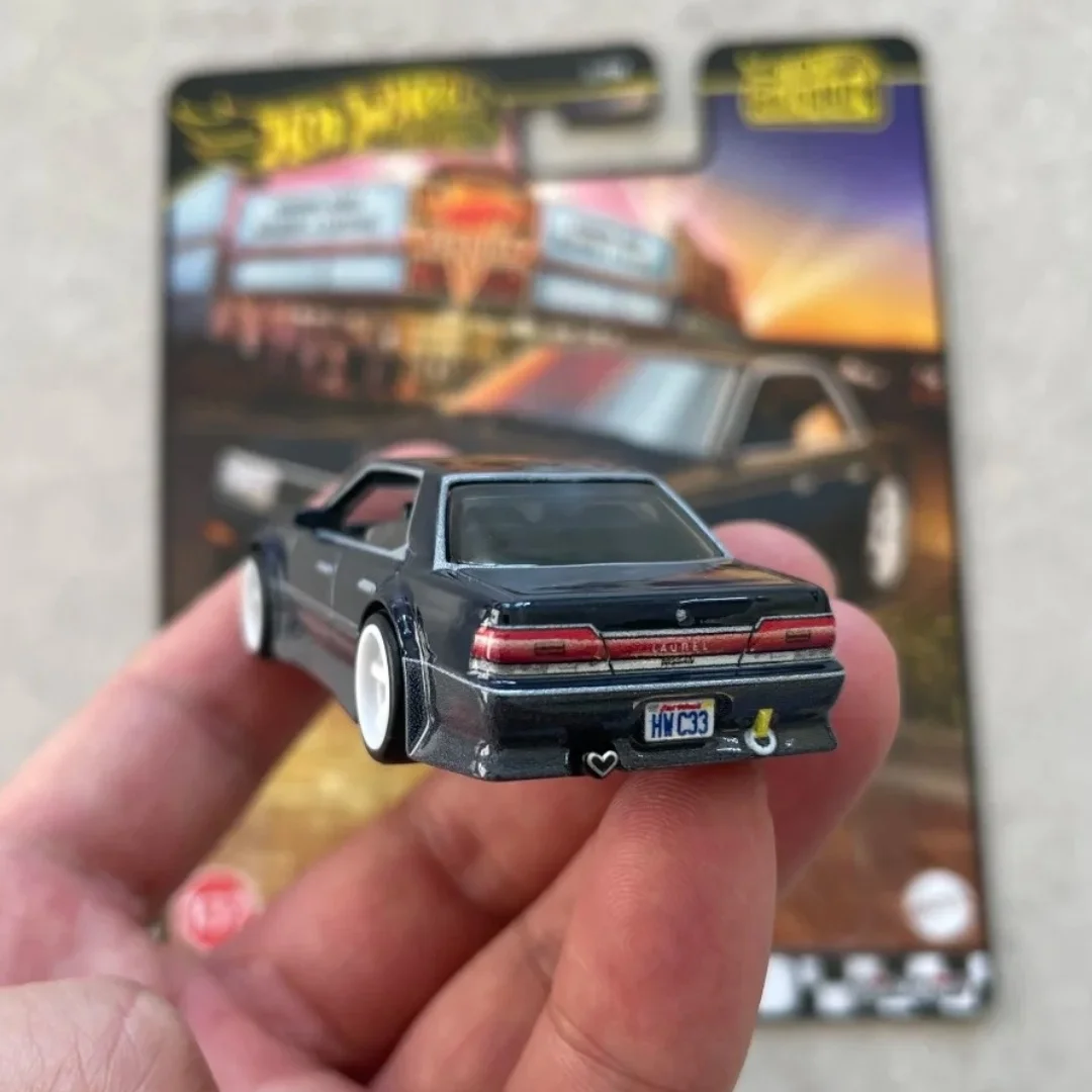 Hot Wheels Premium 1:64 2025 Boulevard NISSAN LAUREL C33 véhicule en alliage moulé sous pression corps en métal modèle de voiture à collectionner jouets cadeaux pour garçons