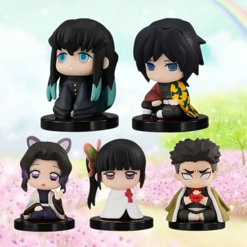 Set de 5 figuras de acción de Demon Slayer versión Q, personajes sentados: Tanjiro, Nezuko, Inosuke, Zenitsu. Muñecos de colección de la película.