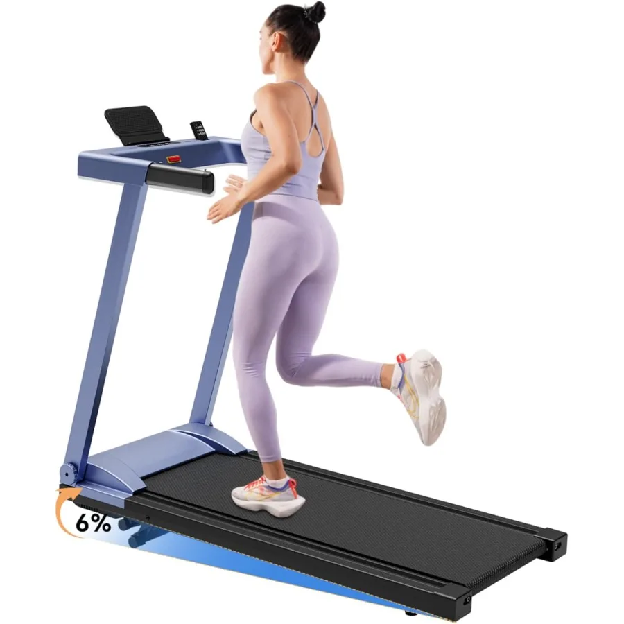 

Складная беговая дорожка для домашнего использования с регулируемым уклоном и встроенными ручками, оснащенная двигателем 3.0 л.с. и подключением к умному приложению.