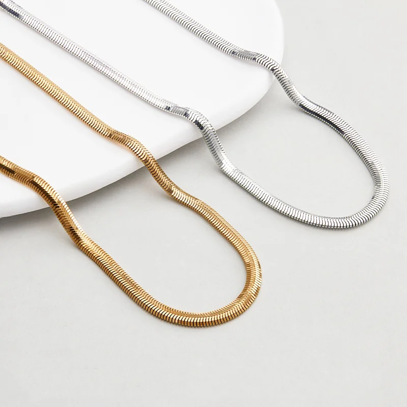 leshore-2025-nuova-tendenza-catena-a-serpente-rotonda-placcata-in-oro-18-carati-minimalista-base-versatile-collana-con-clavicola-in-oro