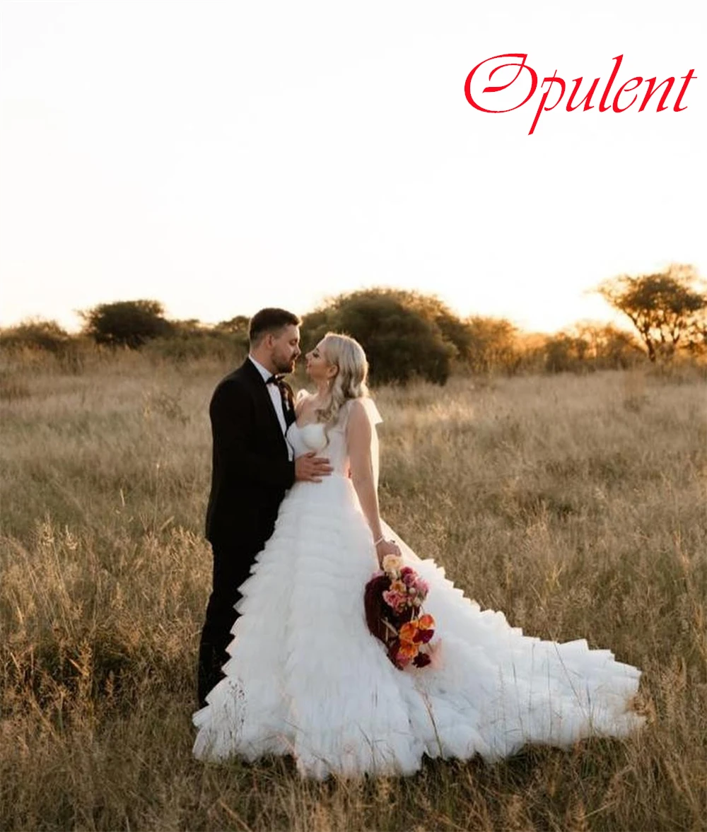 맞춤형 고품질 화이트 Tulle 웨딩 드레스 우아한 Strapless 스파게티 스트랩 신부 가운 채플 트레인 오픈 백 드레스