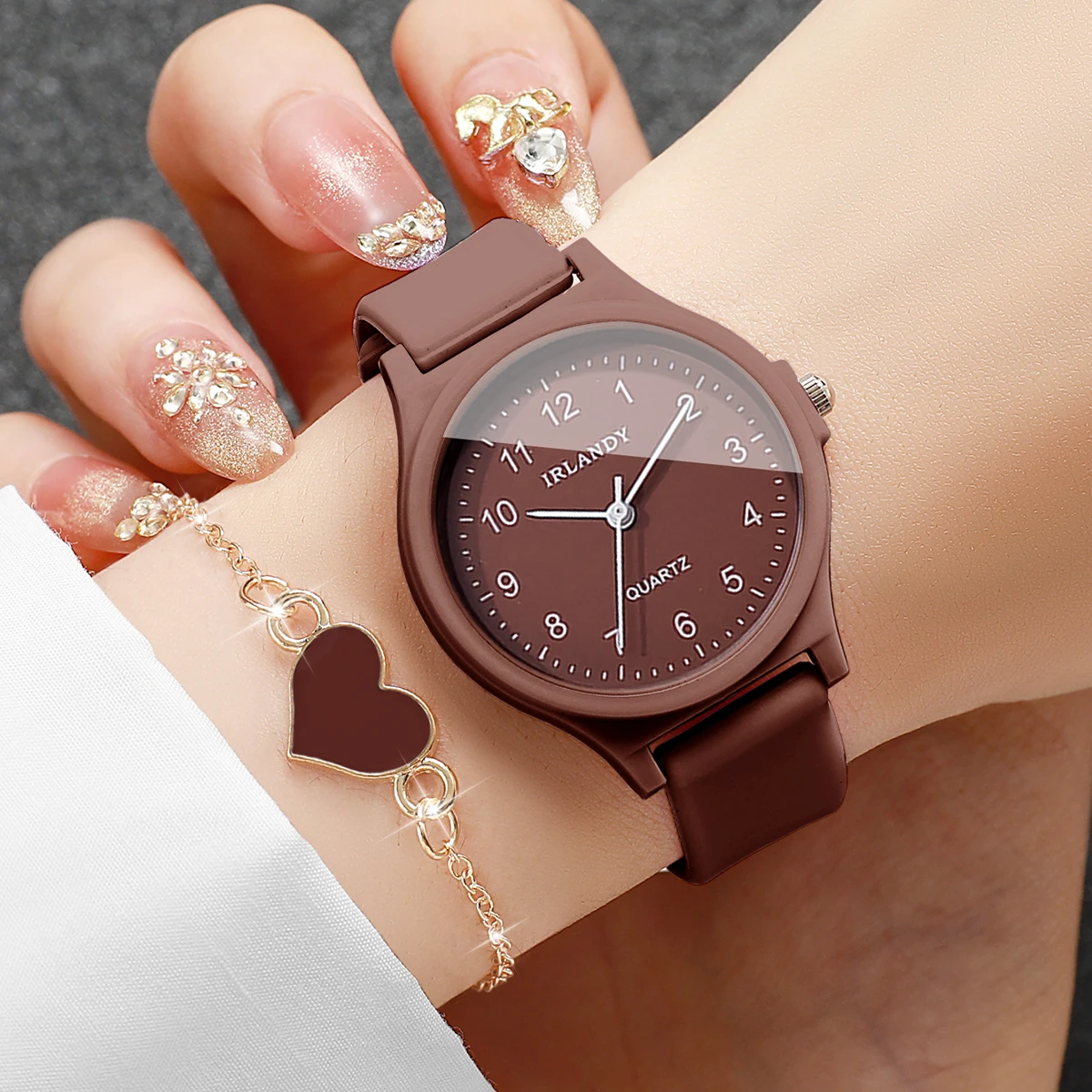 2 Stück Modische Arabische Zifferblatt-Damenuhr mit Herz-Armband-Set, Silikonarmband-Armbanduhr für Studenten, Reloj Mujer (Ohne Box)