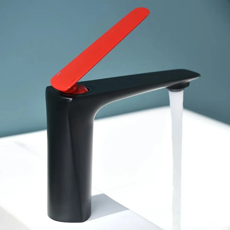 حوض غسيل الحنفيات الأسود صنبور حوض خلاط الحمام شلال صنبور الماء الساخن والبارد النحاس الكروم بالوعة ثقب واحد حوض صنبور