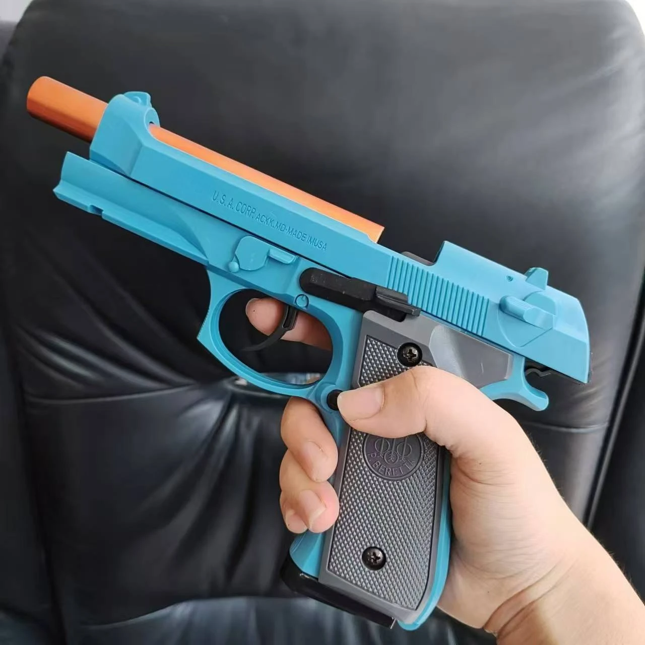 Tiro continuo M9A3 Pistola softair Shell Espulsione Vuoto Appeso Lanciatore Pistola giocattolo Regalo di Natale per ragazzi Adulti