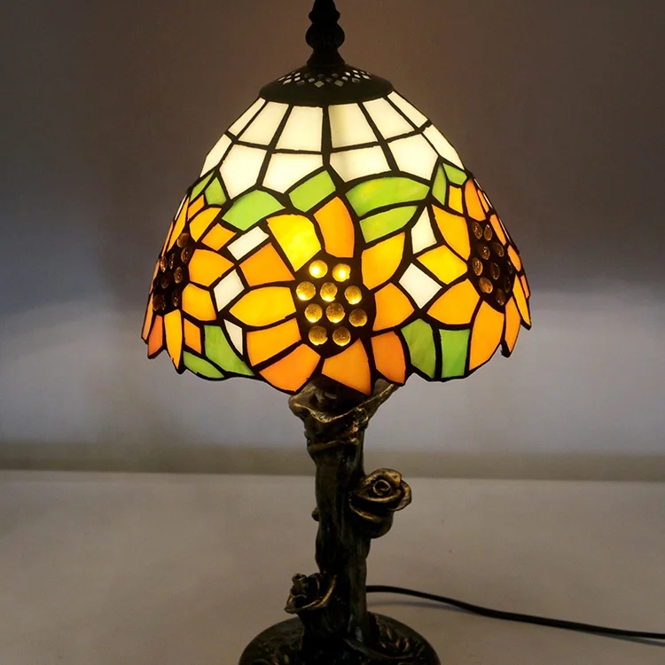 8 Inch American Country Style Desk Lamp Tiffany Stained Glass Lamp Sunflower Lampshade