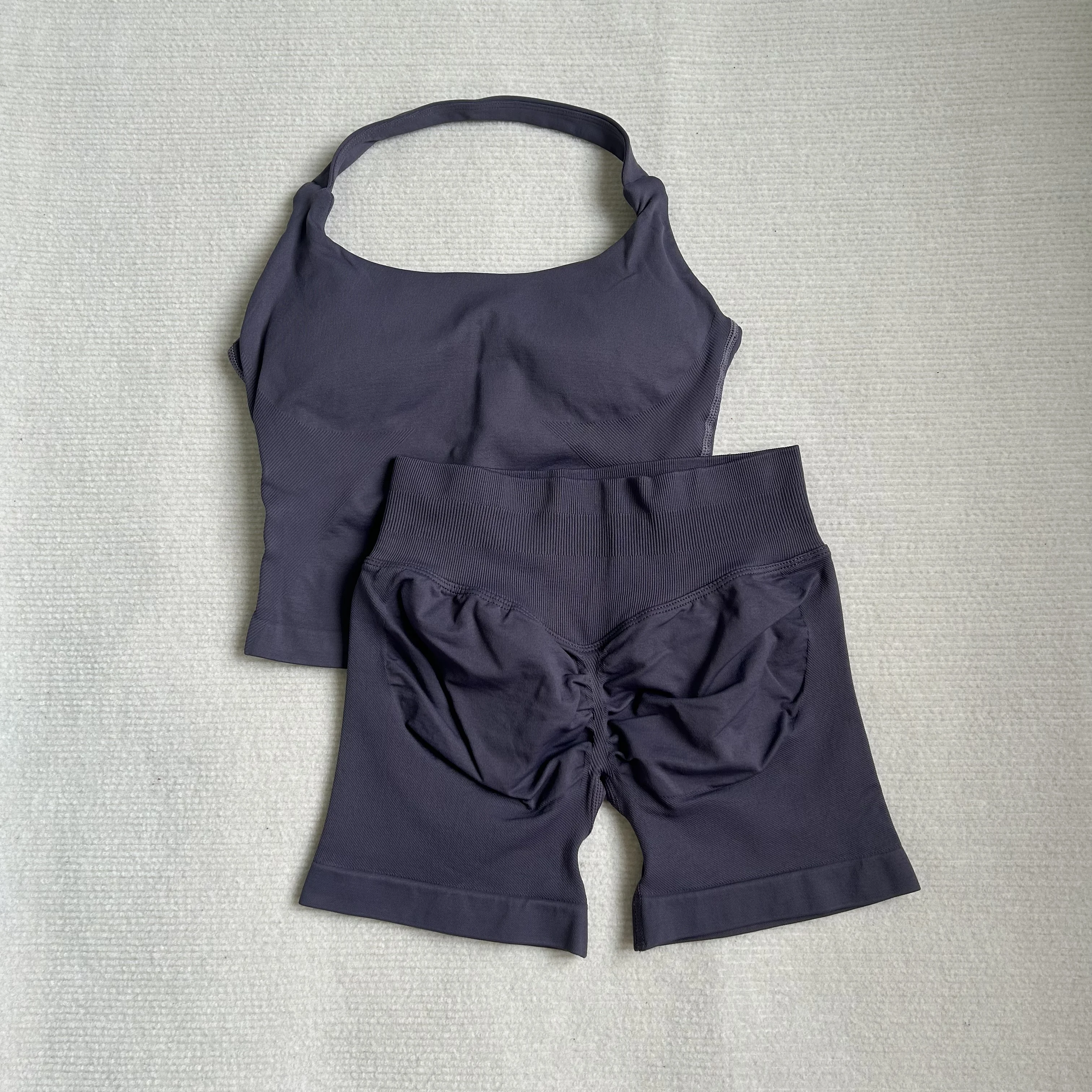 2피스 임팩트 요가 세트 스퀘어 넥 홀터 탑과 심리스 하이웨이스트 쇼츠 솔리드 컬러 여성용 2피스 운동복