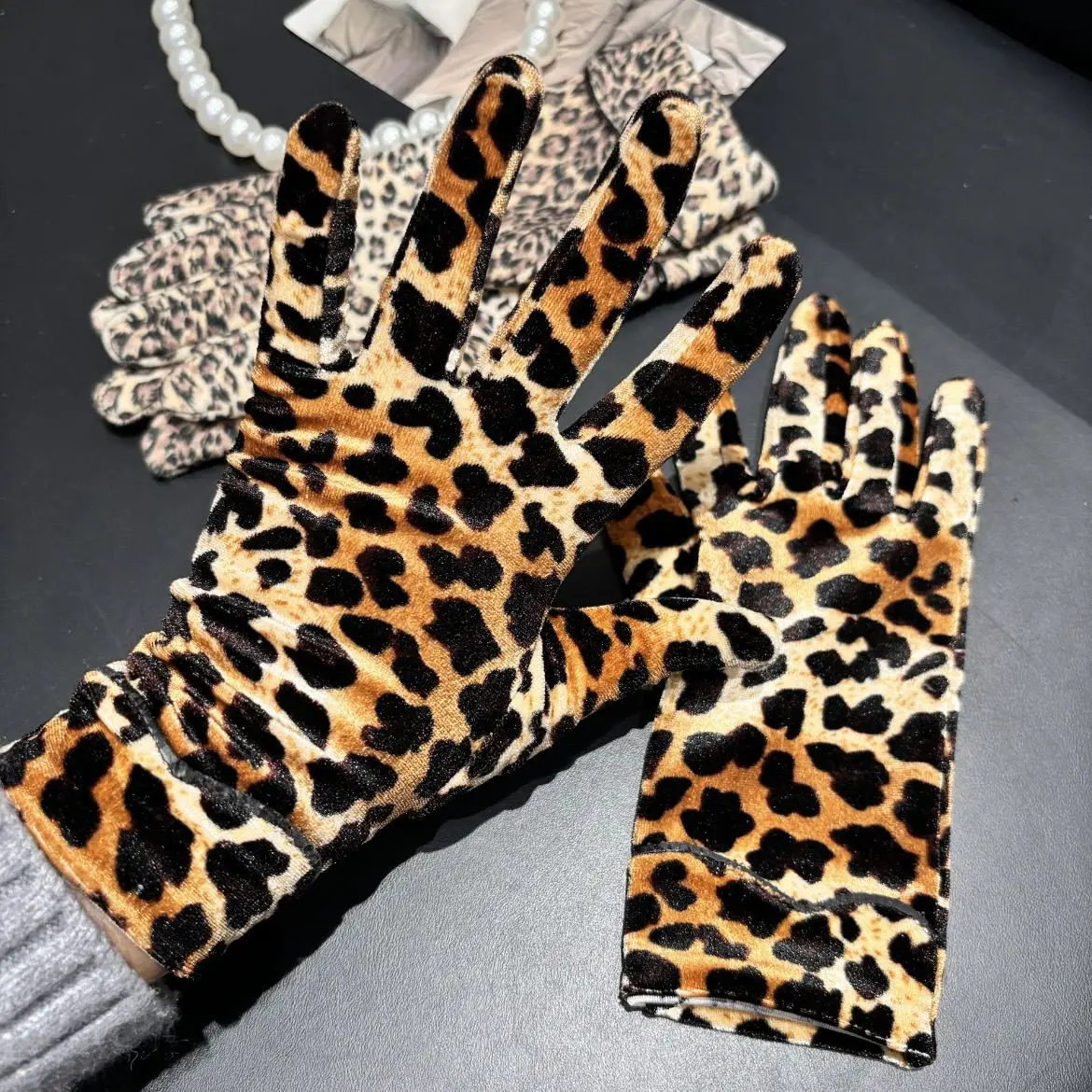 Short Gloves Gold Velvet Fashion Personality Zebra Leopard Print Keep Warm Stage Performance Party Cosplay Soft Women Gloves