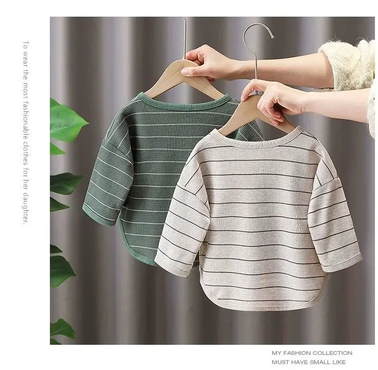 Kinder-Frühlings- und Herbst-Langarm-T-Shirt für Jungen und Mädchen, koreanisches gestreiftes T-Shirt, warmes Unterhemd für Kinder, schlichtes Oberteil für Babys – Detail 9