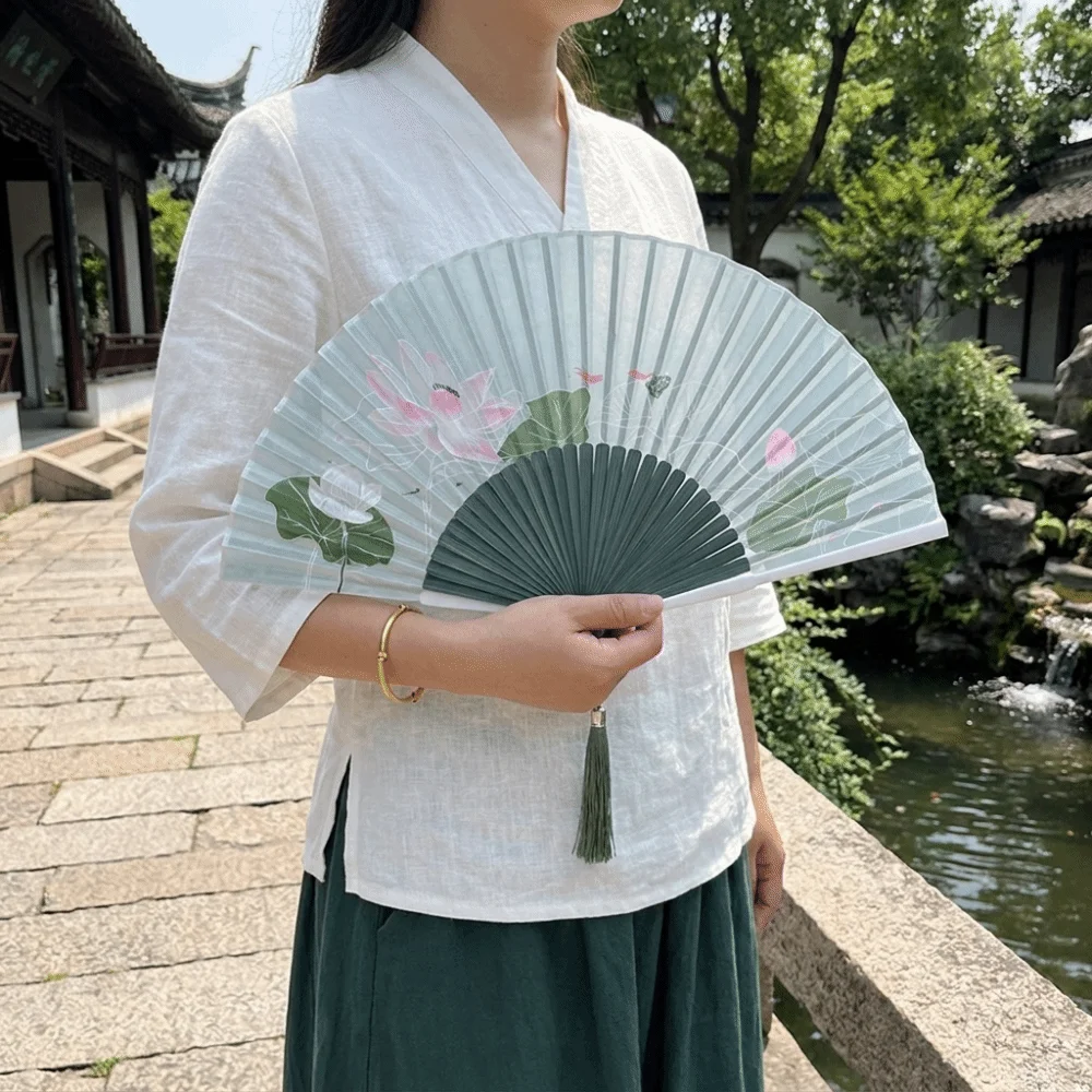 Daily Use Retro Folding Hand Fan Lotus Design Wooden Handle Dance Fan with Tassels Classical Hand Cranked Fan Summer