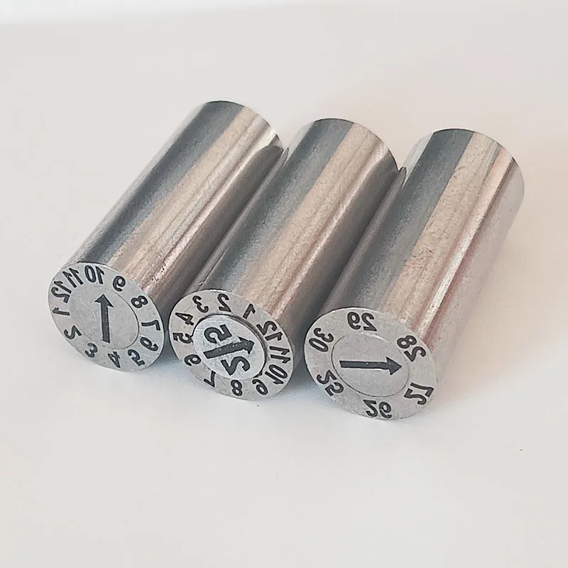 ملحقات قوالب الحقن طوابع التاريخ SUS420 إدراجات رمز التاريخ القابلة للتغيير لتسجيل تاريخ إنتاج القالب