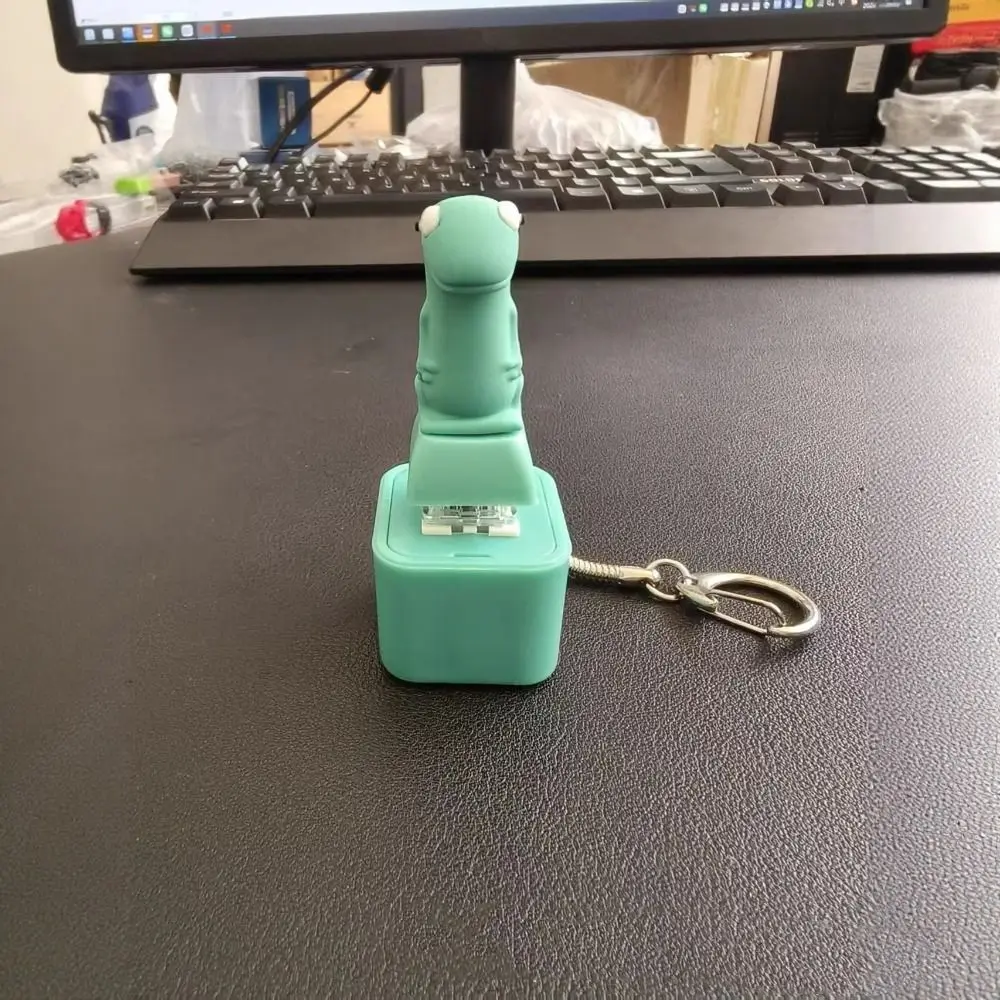 Flash Effects Lizard Button Keychain With LED Rechargeable Lizard Voice Key Ring Sensory Design Colorful Lights