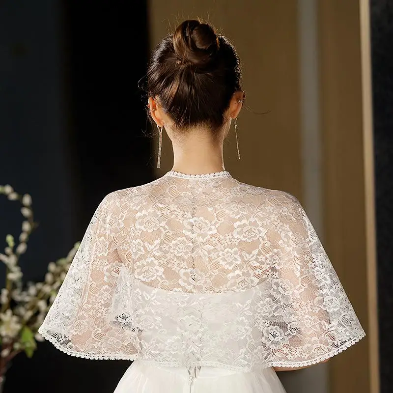 Chic Bridal Shrug Vintage Lace Capelet Short Cap Sleeves Pearl Trim Fastener Lightweight Sheer Fabric For Bridal Banquet Evening