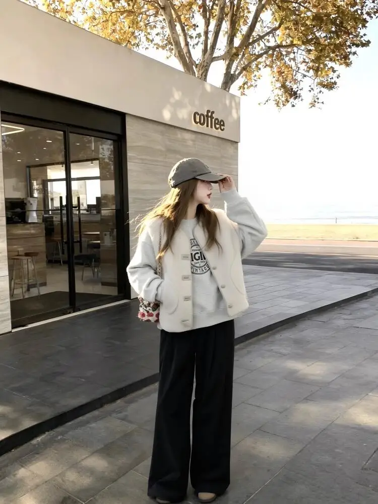 เสื้อกั๊กขนสัตว์สำหรับผู้หญิง ฤดูใบไม้ร่วง ฤดูหนาว ทรงเข้ารูป ช่วยลดเลือนริ้วรอย อเนกประสงค์ ทำจากขนแกะและหนัง  แจ็คเก็ตลำลองสไตล์วินเทจ