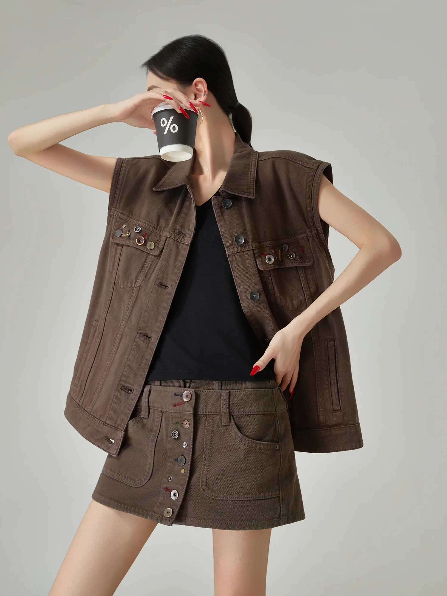 

Brown Retro Multi-Metal Button Denim Vest Set Women's High-End Feel Wide oulder Svel Jaet f Skirt Two-Piece Set