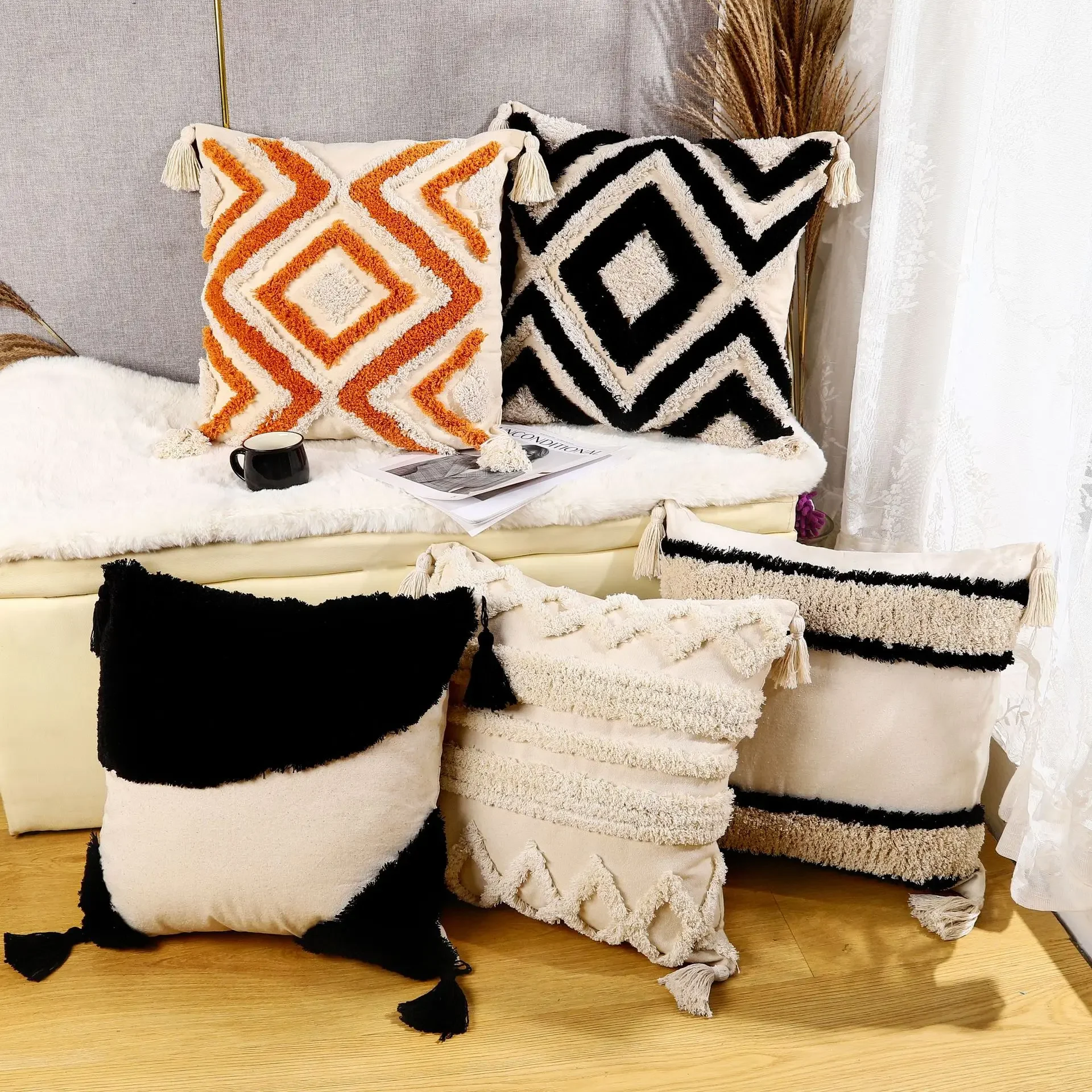 Nordic ins wind tufted pillow B & B light luxury embroidery cushion removable and washable fringed home pillow cover