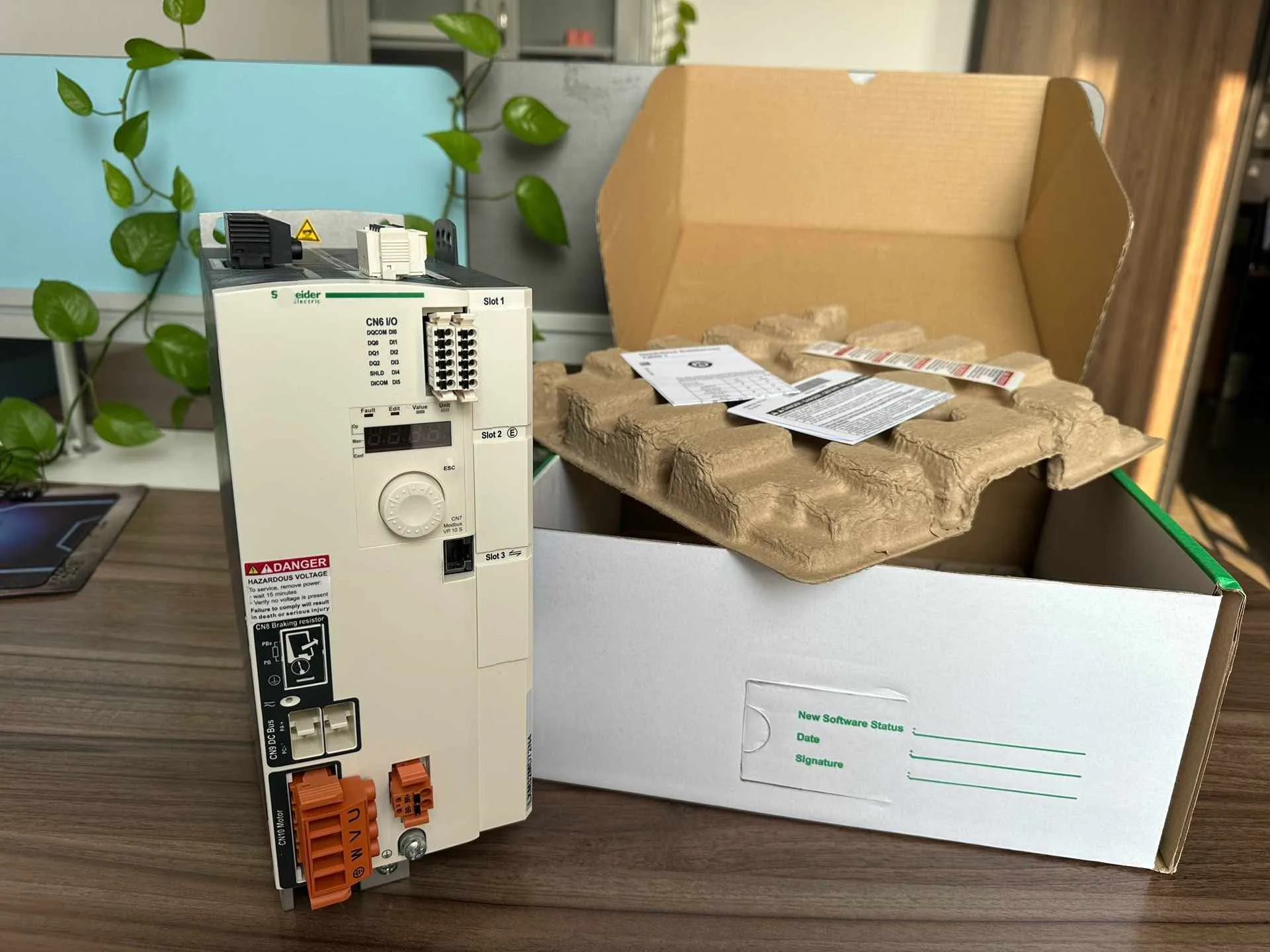 Новый сервопривод LXM32MD72N4 для Schneider