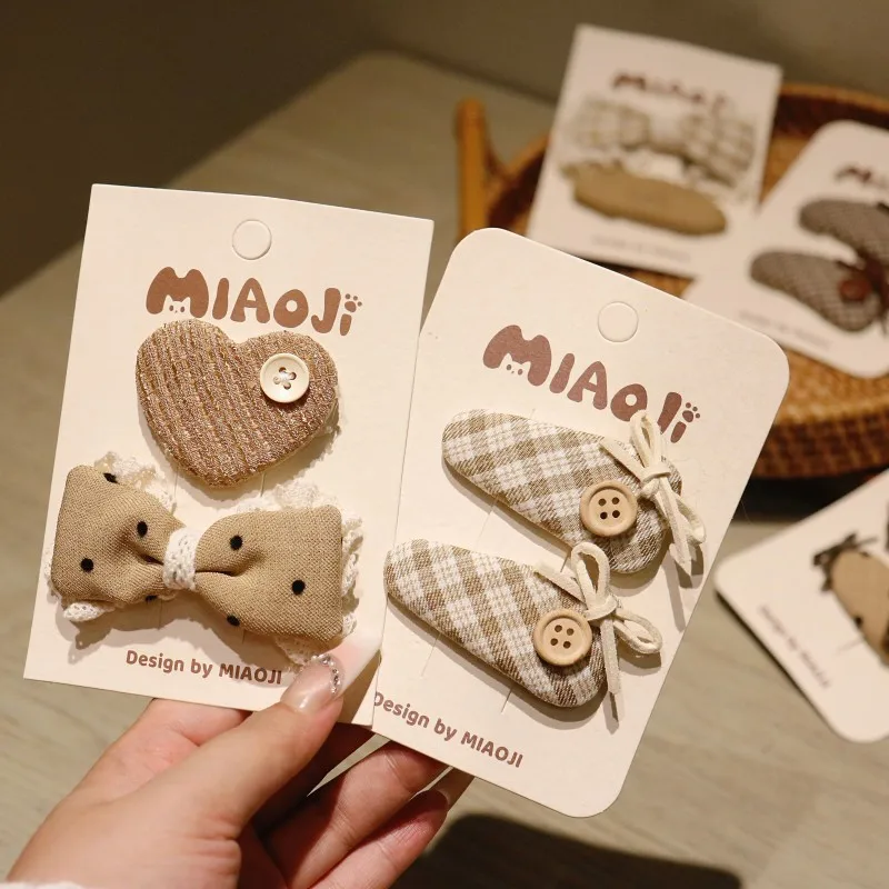 

Винтажный тканевый детский набор заколок для волос, клетчатая/однотонная ткань с кружевом и пуговицами, аксессуары нейтрального цвета для повседневной повседневной одежды