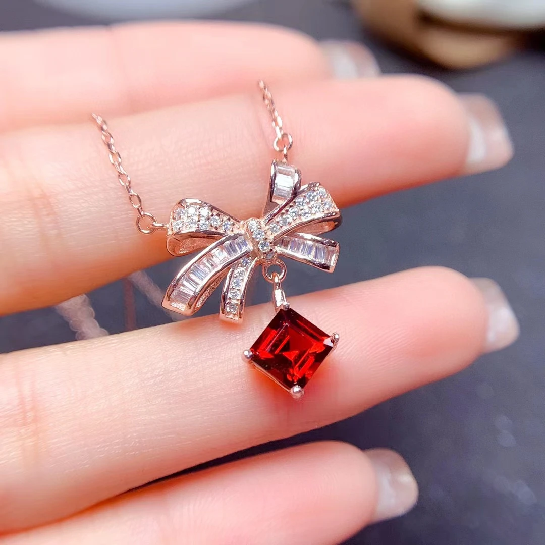 Elegant 925 Silver Gemstone Pendant 1ct 6*6mm VVS Grade Natural Garnet Necklace Pendant with 3 Layers Gold Plating Gift for Girl