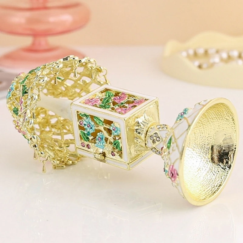 M68A Elegant Table Light Jewelry Box Handcrafted Home Decorative Ornament Metal Texture Suitable for Rings Necklace Storage
