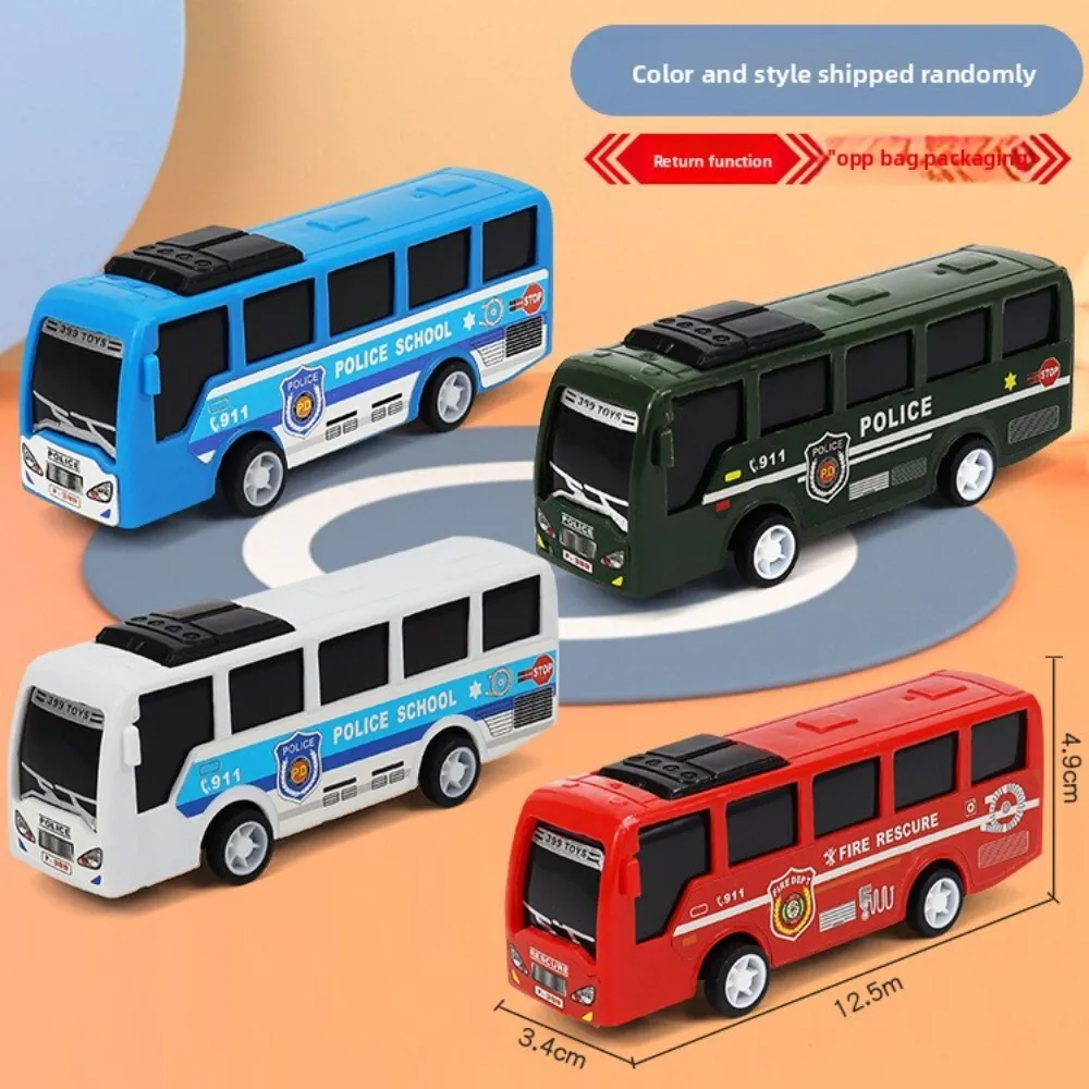 Vier terugtrekbare speelgoedauto's voor kinderen Grote busontwerp Duurzaam plastic voertuig voor jongens Meisjes Binnen Buiten Speelcadeau-idee