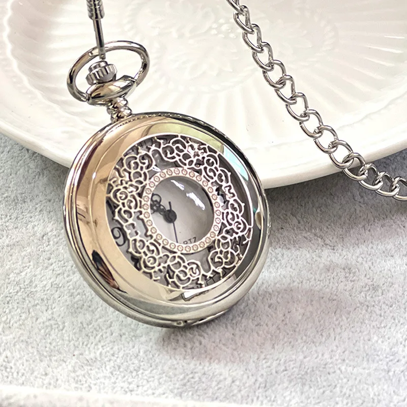 Men's and Women's Watch Brand Retro Retro Flip Quartz Pocket Watch Elegant Hollow Flower Carved Necklace Ancient Watch V93