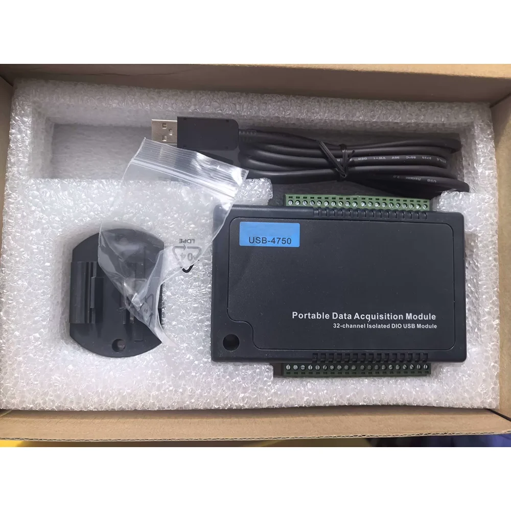 32-Channel Isolated Digital I/O Module USB-4750 USB-4750-CE