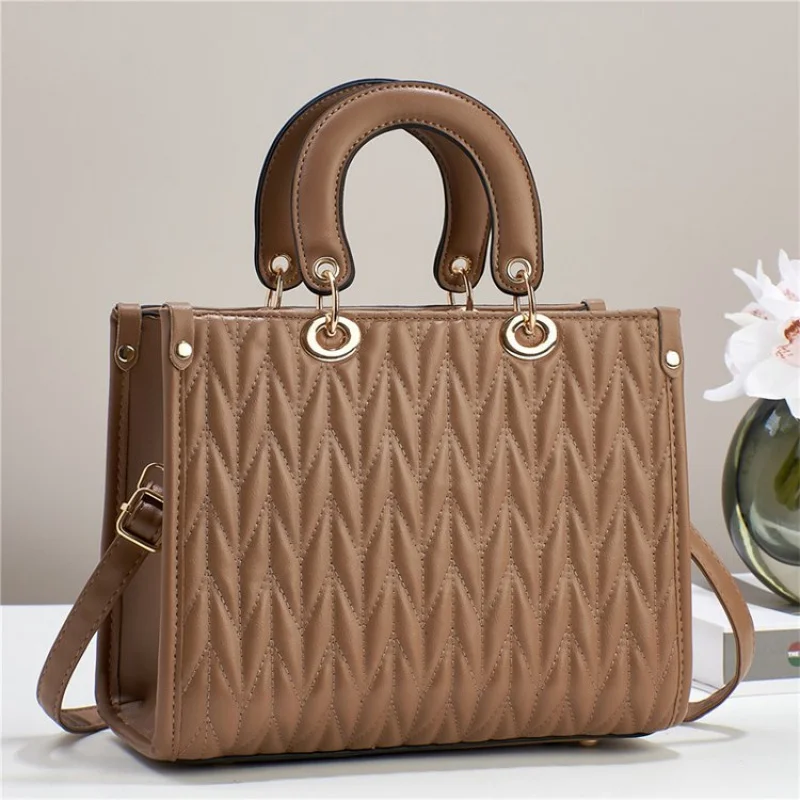 

Elegant Crossbody Handbag Luxury Leather Women's Bag Famous Designer Classic Paris Chic Finish Vintage Daily Bag​