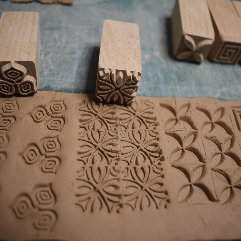 2 cm quadratischer Holz-Töpferstempel im nationalen Stil für Texturmuster, weicher Ton, Modellierwerkzeug – Detail 3