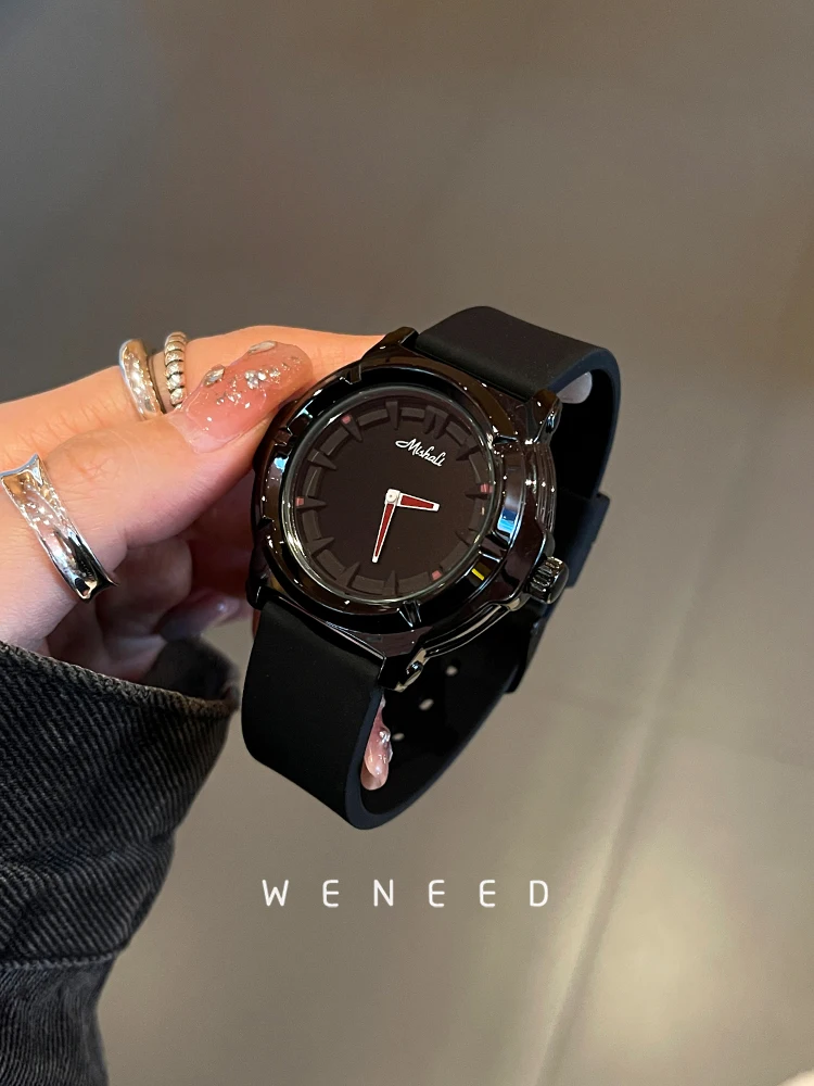 ساعة نسائية Luxury2025 طراز جديد، راقية، أنيقة، بسيطة، قرص كبير، ساعة فاخرة عالية الجودة، هدية عيد ميلاد للنساء