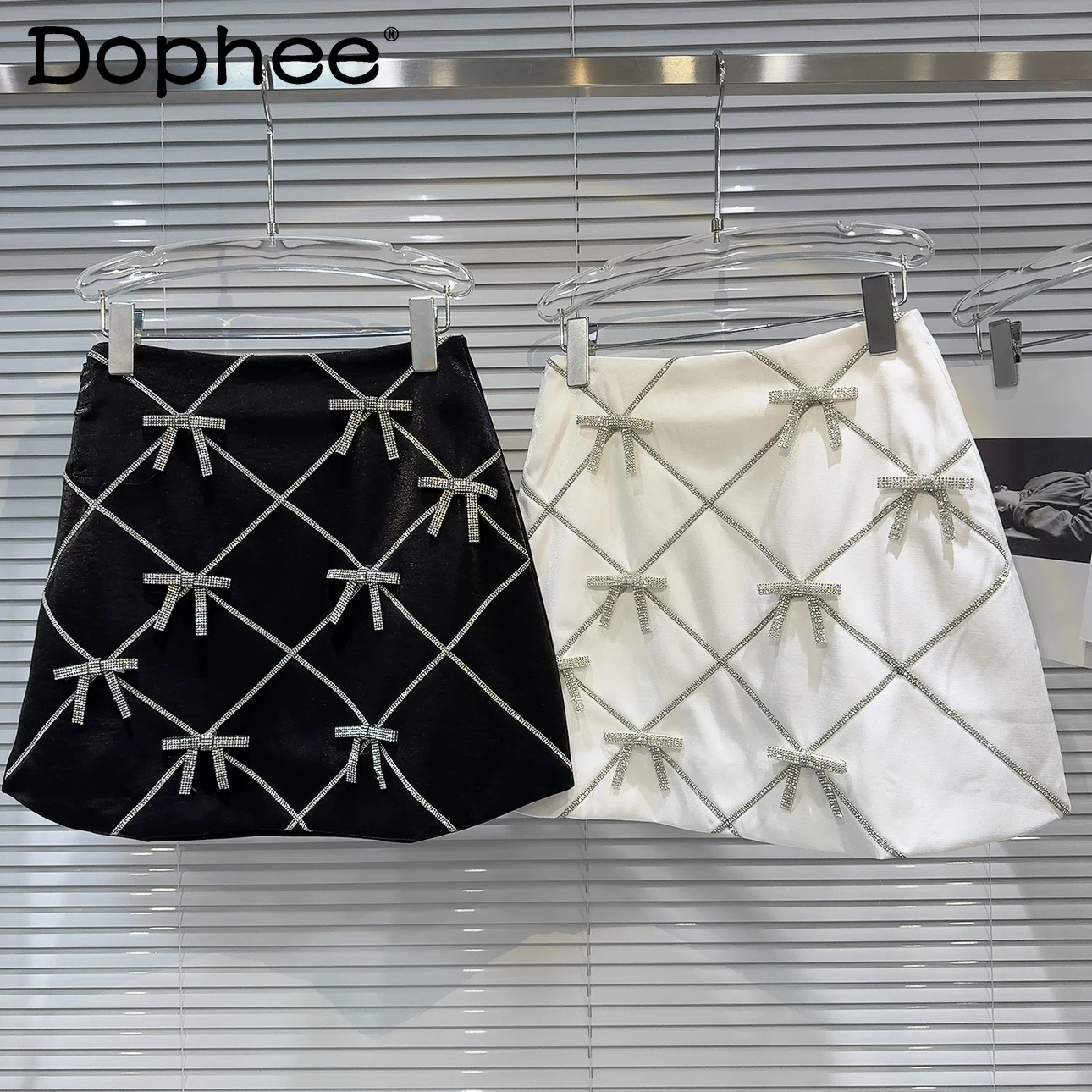 

2024 Summer New Diamond Lattice Socialite A- Line Skirt Korean Style Sweet Rhinestone Bow Mini Skirt Women Fashion White Skirts