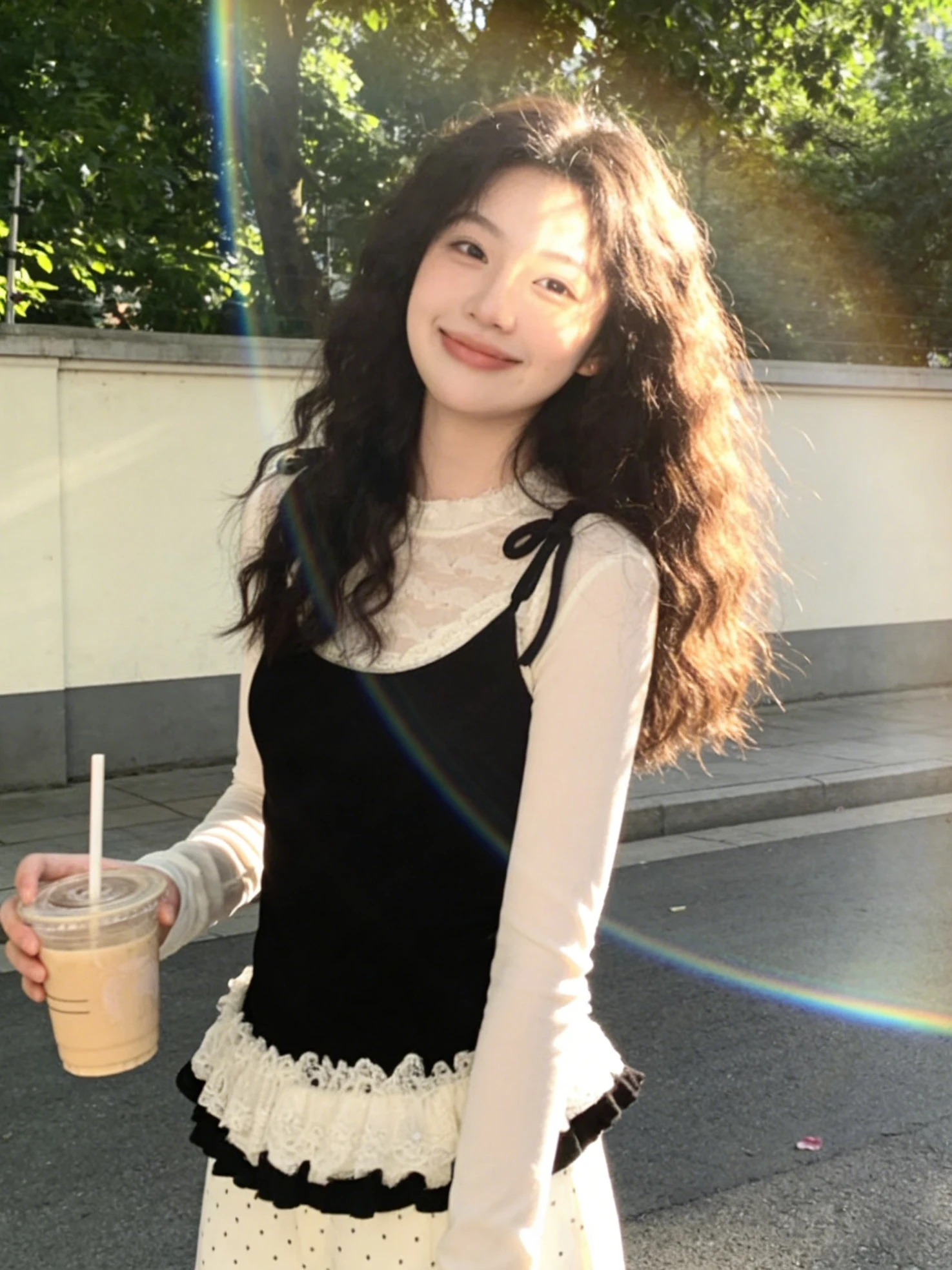 

Женская футболка с длинным рукавом и кружевной отделкой, с цветочным принтом, приталенная, весенняя новинка, модный дизайн для ранней весны