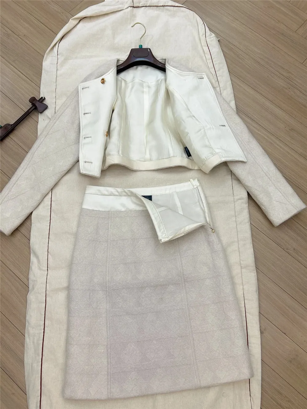 High Quality Sheep Wool Silk Short Jacket +Straight Through Skirt Women Casual Suit Elegant Temperament